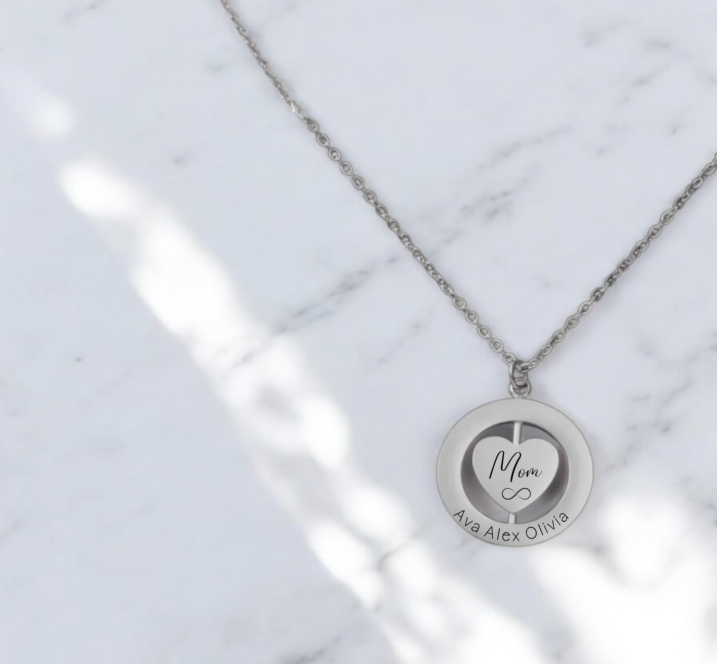Personalized Circle Heart Necklace – Custom Engraved Name Pendant for Mom, Wife, Memorial, Anniversary, or Birthday Gift