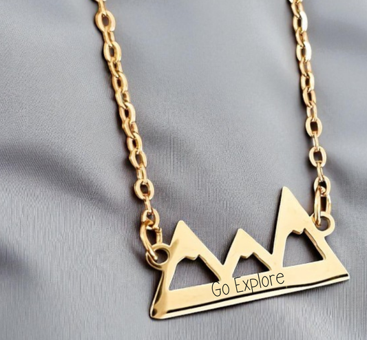Engraved Mountain Pendant Necklace – Personalized Adventure Jewelry with Quote, Name, or GPS Coordinates