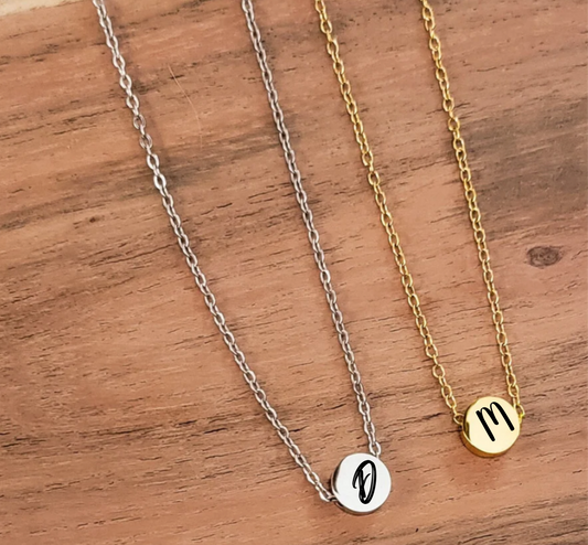 Minimalist Round Monogram Pendant Necklace – Custom Initial Jewelry Gift for Her, Bridesmaid or Best Friend