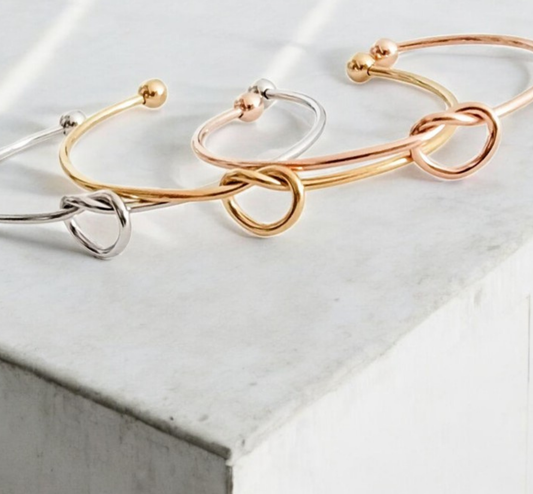 Heart Bangle Bracelet – Custom Gold or Silver Jewelry Gift for Her, Wife, Daughter, or Mom