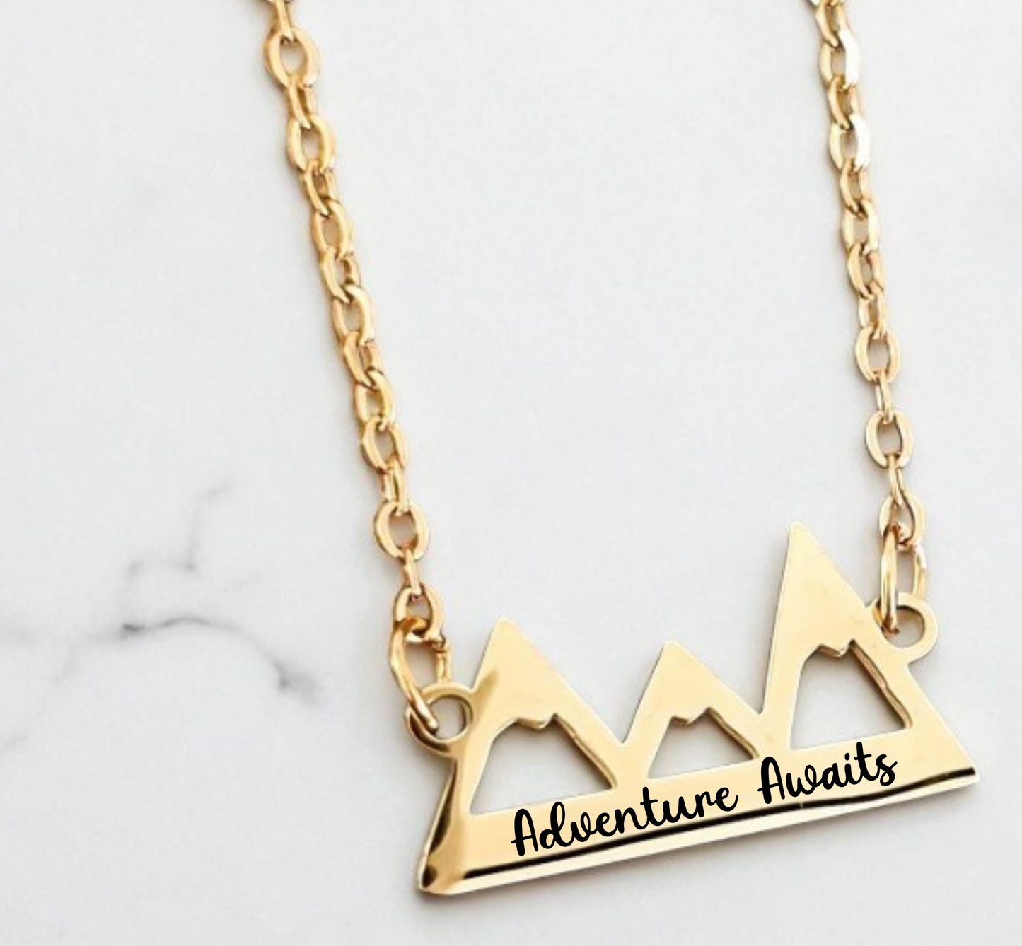 Engraved Mountain Pendant Necklace – Personalized Adventure Jewelry with Quote, Name, or GPS Coordinates