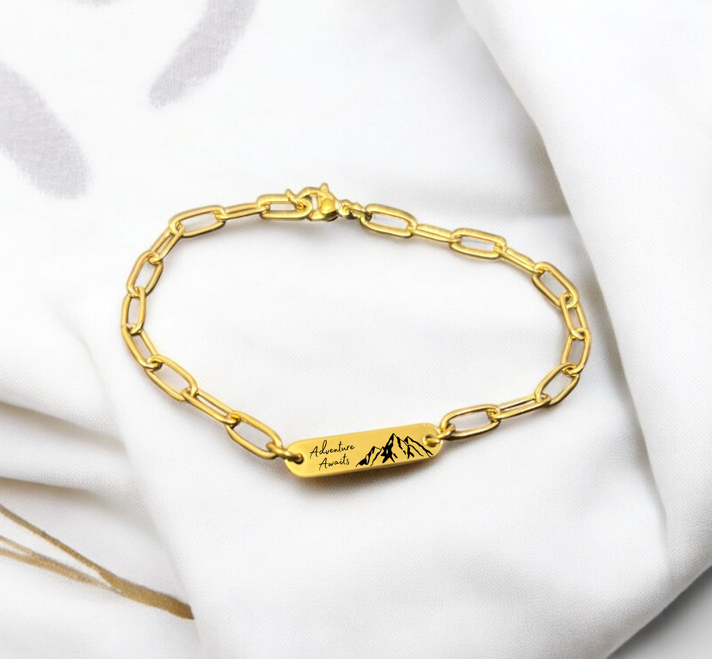 Personalized Oval Name Bracelet – Custom Paper Clip Chain Bracelet, Engraved Jewelry Gift for Wife, Daughter, or Bridesmaid